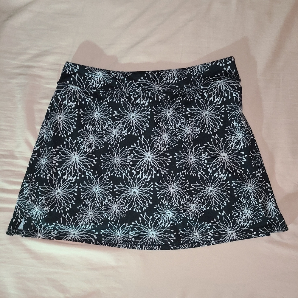 Everyday Black Pom Pom Stretch Skort M